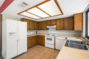 102 Chaparral St, San Marcos, TX 78666 - Photo 8