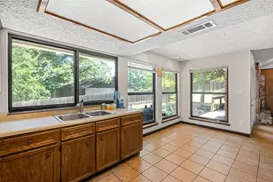 102 Chaparral St, San Marcos, TX 78666 - Photo 10