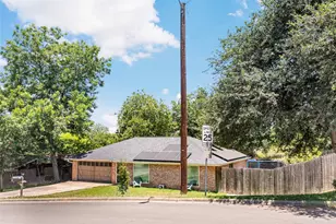 102 Chaparral St, San Marcos, TX 78666 - Photo 2