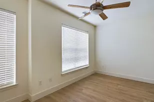 711 W 32nd St, Austin, TX 78705 - Photo 34