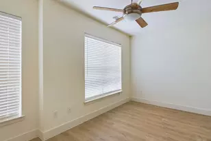 711 W 32nd St, Austin, TX 78705 - Photo 34