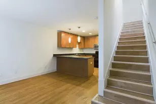 711 W 32nd St, Austin, TX 78705 - Photo 2