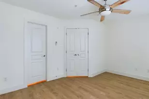 711 W 32nd St, Austin, TX 78705 - Photo 32