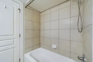 711 W 32nd St, Austin, TX 78705 - Photo 26