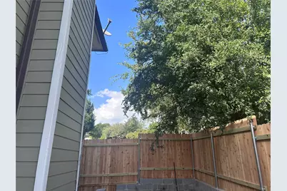 5708 Spring Meadow Road #B, Austin, TX 78744 - Photo 20