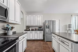 501 Wildwood Dr, Georgetown, TX 78633 - Photo 8