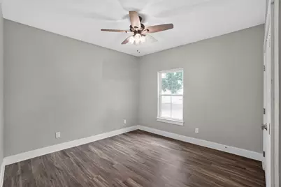 403 Lynch Street, Smithville, TX 78957 - Photo 14