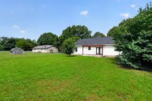 403 Lynch St, Smithville, TX 78957 - Photo 26