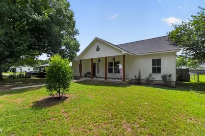 403 Lynch Street, Smithville, TX 78957 - Photo 2