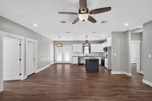 403 Lynch St, Smithville, TX 78957 - Photo 8