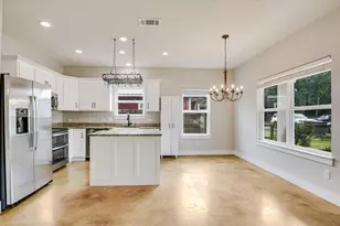103 East St, Smithville, TX 78957 - Photo 8