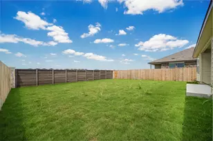 102 Sebring Cir, Hutto, TX 78634 - Photo 26