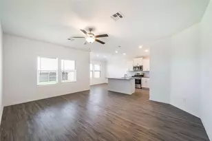 102 Sebring Cir, Hutto, TX 78634 - Photo 18