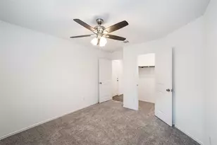 102 Sebring Cir, Hutto, TX 78634 - Photo 16