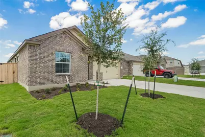102 Sebring Circle, Hutto, TX 78634 - Photo 2
