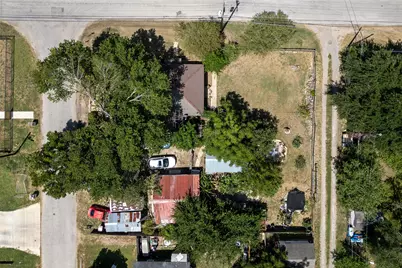 301 Holly Avenue, Luling, TX 78648 - Photo 4