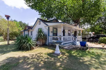 301 Holly Avenue, Luling, TX 78648 - Photo 2