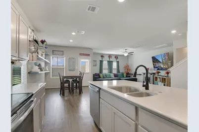 116 Cressida Cove #9G, Jarrell, TX 76537 - Photo 8