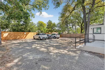 1708 W Koenig Lane W, Austin, TX 78756 - Photo 12