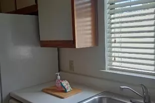 728 W San Antonio St, Lockhart, TX 78644 - Photo 2