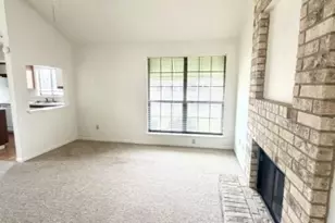 728 W San Antonio St, Lockhart, TX 78644 - Photo 1