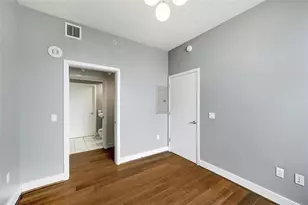 300 Bowie St, Austin, TX 78703 - Photo 8