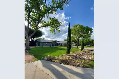 209 Green Pasture, Hutto, TX 78634 - Photo 4