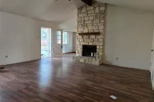 2011 Castle Creek Dr, San Marcos, TX 78666 - Photo 2