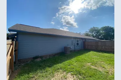 300 Pendergrass Street #B, Smithville, TX 78957 - Photo 16