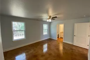 300 Pendergrass St, Smithville, TX 78957 - Photo 12