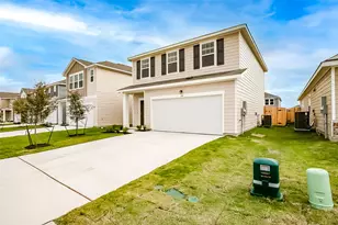 110 Blackbear Dr, Hutto, TX 78634 - Photo 2