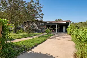 402 Philco Dr, Austin, TX 78745 - Photo 2