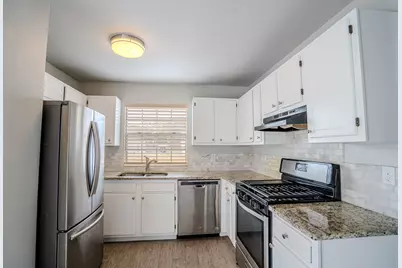 11906 Sunhillow Bend #B, Austin, TX 78758 - Photo 6