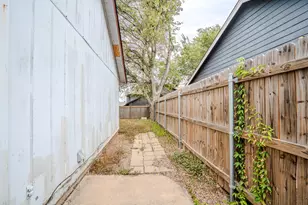 11906 Sunhillow Bend, Austin, TX 78758 - Photo 14