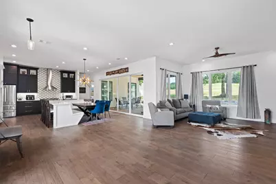 418 Venture Boulevard S, Point Venture, TX 78645 - Photo 4