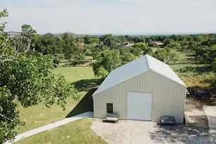 405 Frederick Rd, Fredericksburg, TX 78624 - Photo 26