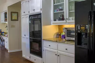 405 Frederick Rd, Fredericksburg, TX 78624 - Photo 10