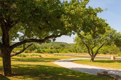 405 Frederick Road, Fredericksburg, TX 78624 - Photo 24