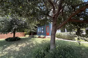 2105 Greenwood Ave, Austin, TX 78723 - Photo 2