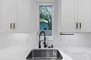 5305 Ledesma Rd, Austin, TX 78721 - Photo 6