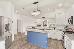 6409 Salcon Cliff Dr, Austin, TX 78749 - Photo 12