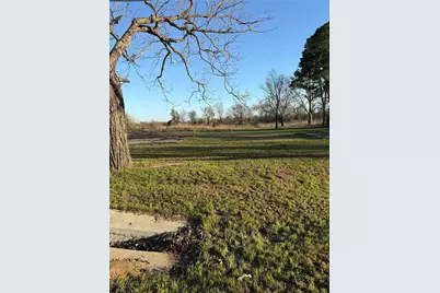 1304 E Cameron Avenue, Rockdale, TX 76567 - Photo 12