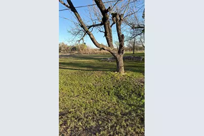 1304 E Cameron Avenue, Rockdale, TX 76567 - Photo 10