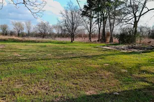 1304 E Cameron Ave, Rockdale, TX 76567 - Photo 1