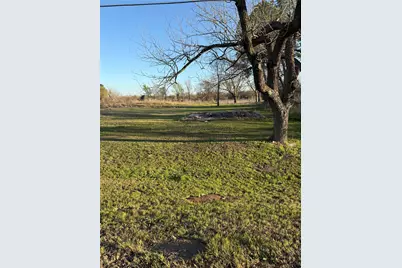 1304 E Cameron Avenue, Rockdale, TX 76567 - Photo 4