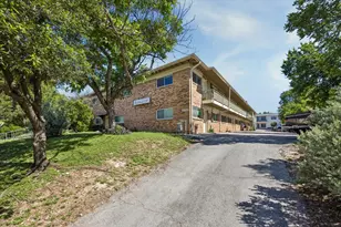 304 E 33rd St, Austin, TX 78705 - Photo 2