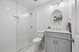 304 E 33rd St, Austin, TX 78705 - Photo 1
