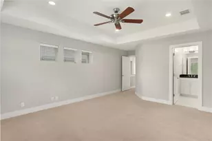 703 E 49th St, Austin, TX 78751 - Photo 12