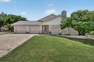 700 Rogart Dr, Spicewood, TX 78669 - Photo 2