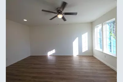 2002 W 2nd Street #500, Taylor, TX 76574 - Photo 4